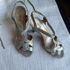 Platinum BP. Leather Sandal Heels Size: 5.5, Color: Silver.